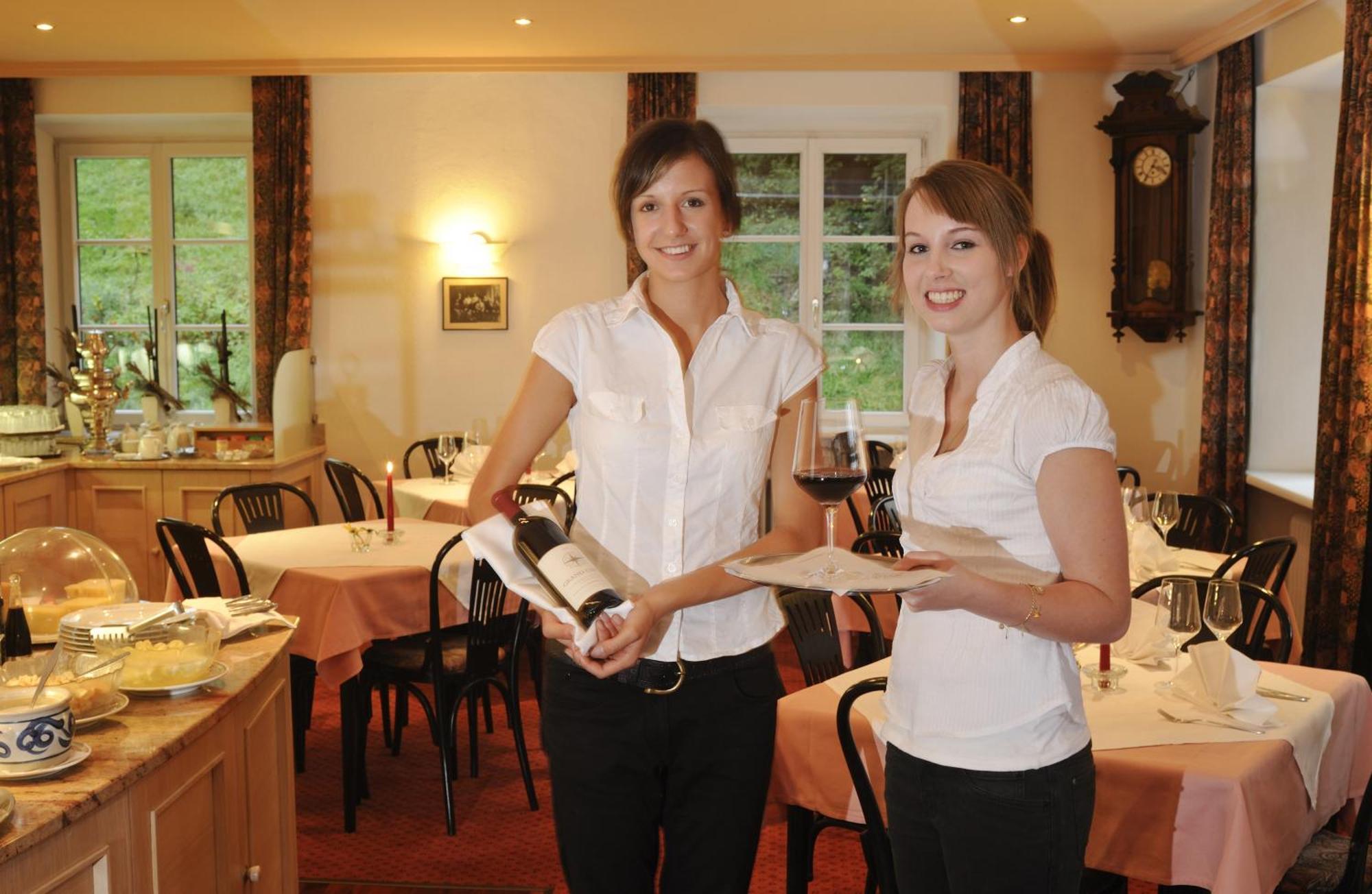 Austria Classic Hotel Heiligkreuz Hall in Tirol Buitenkant foto