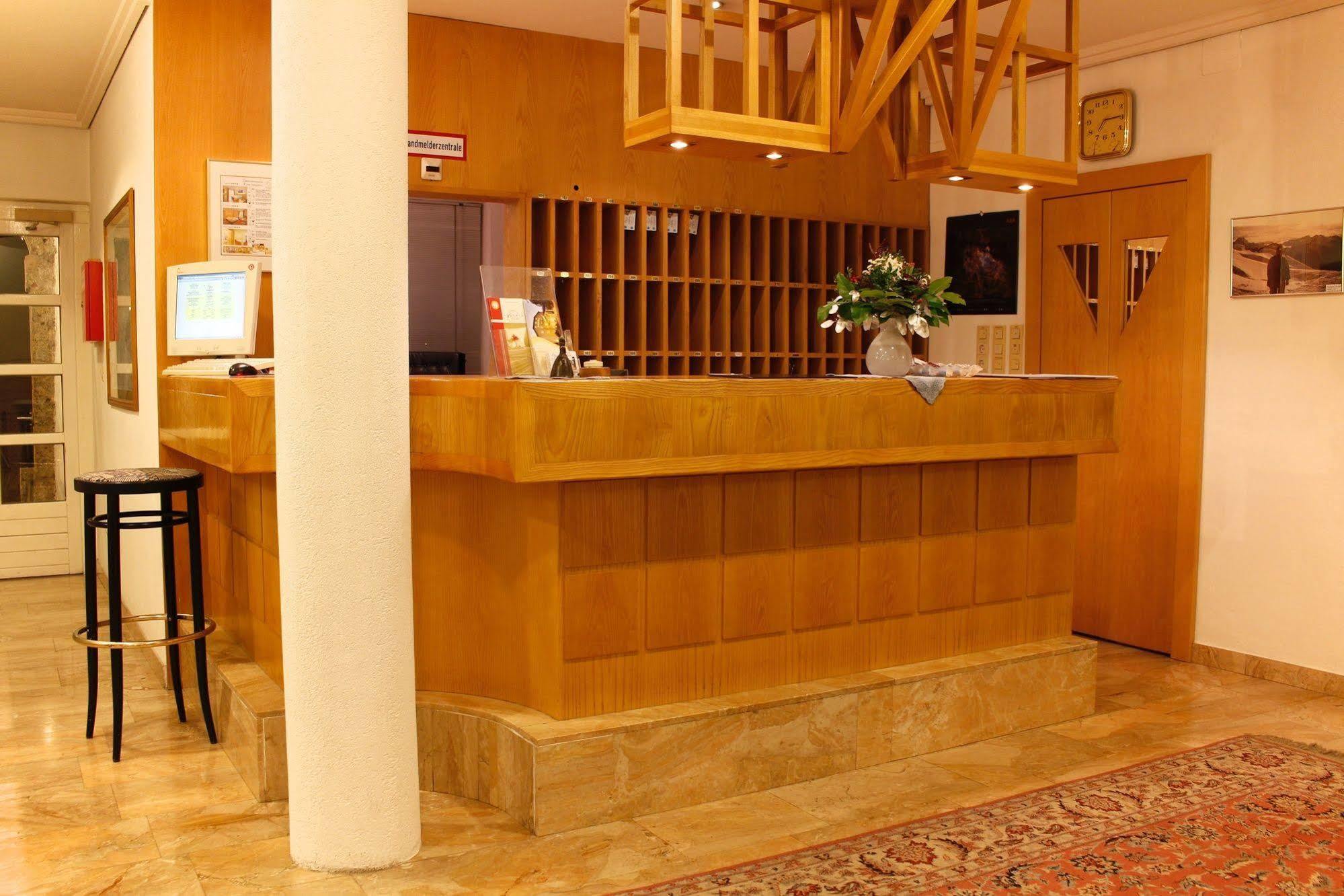 Austria Classic Hotel Heiligkreuz Hall in Tirol Buitenkant foto